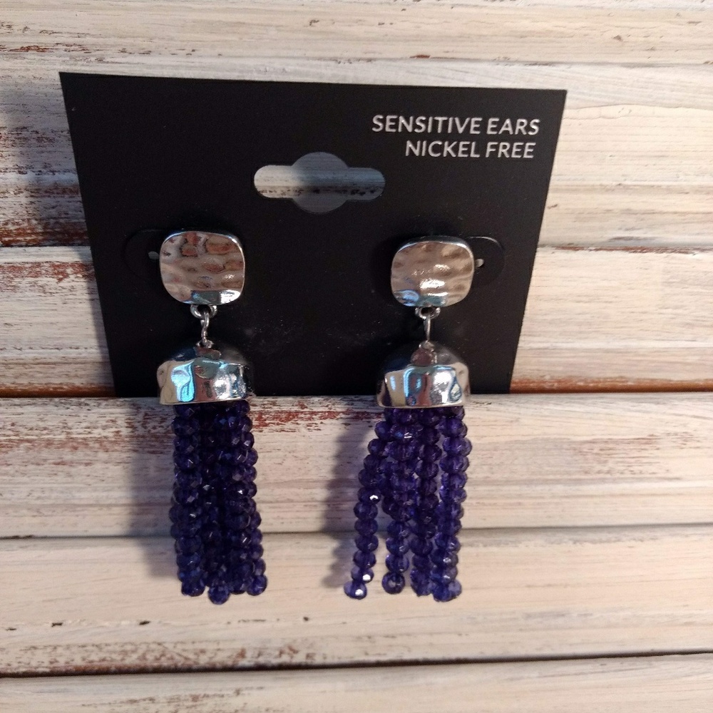 5/$25** Earrings 💜